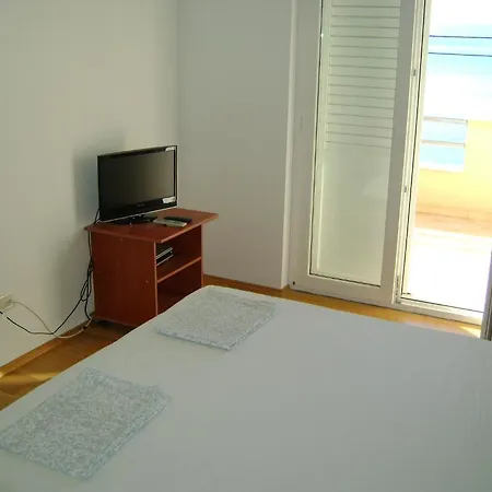 Maras Apartament *