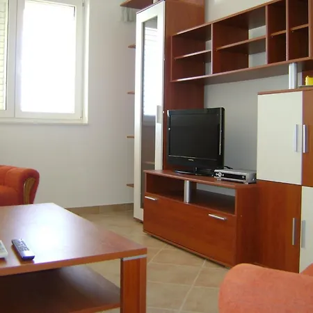 Apartament Maras